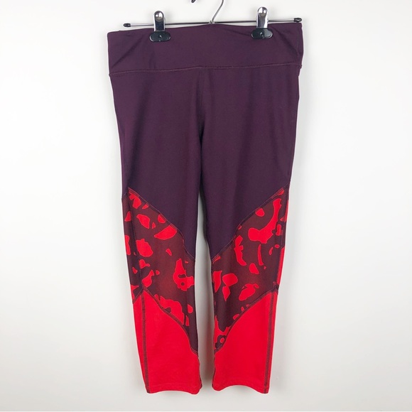 Fabletics Women’s Salar Statement Powerhold Capri Leggings Burgundy - Picture 9 of 13